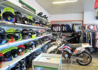 Commerce et réparation de motocycles et motoculture Commerce et réparation de motocycles et motoculture