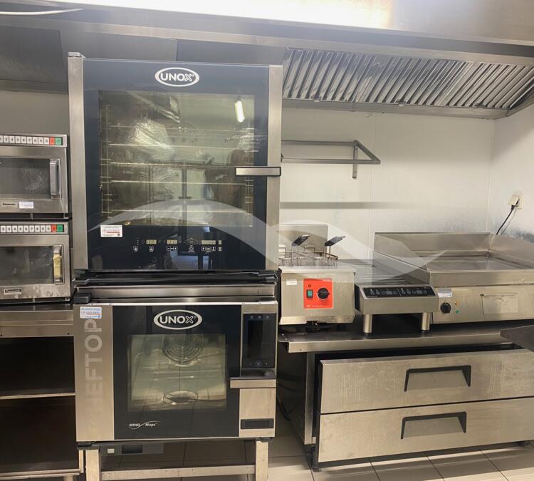 L0496 | HOTEL** - RESTAURANT