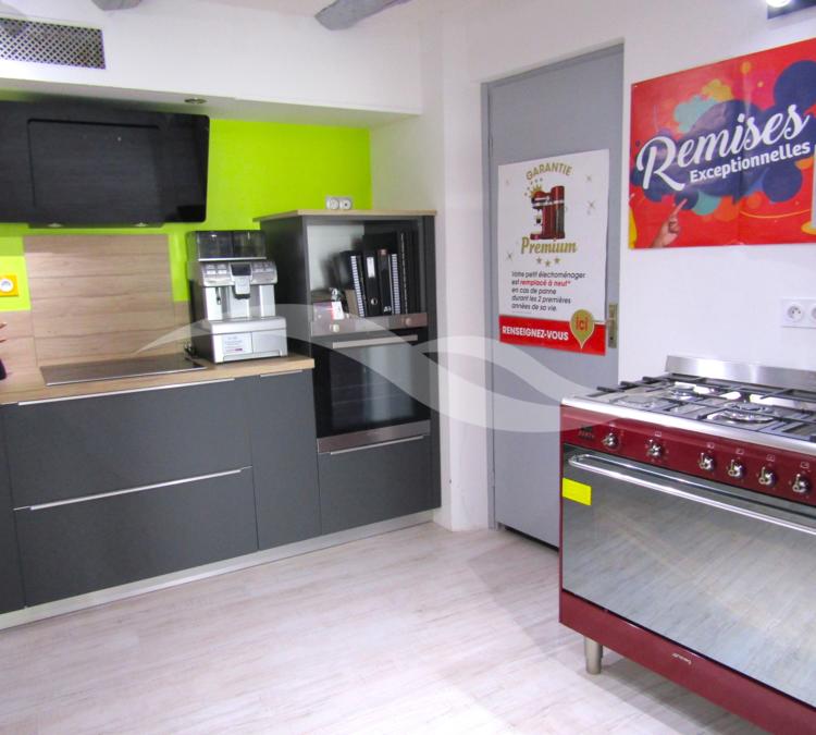 L0427 | PLOMBERIE - ELECTRICITE - VENTE D’ELECTROMENAGER - CUISINISTE