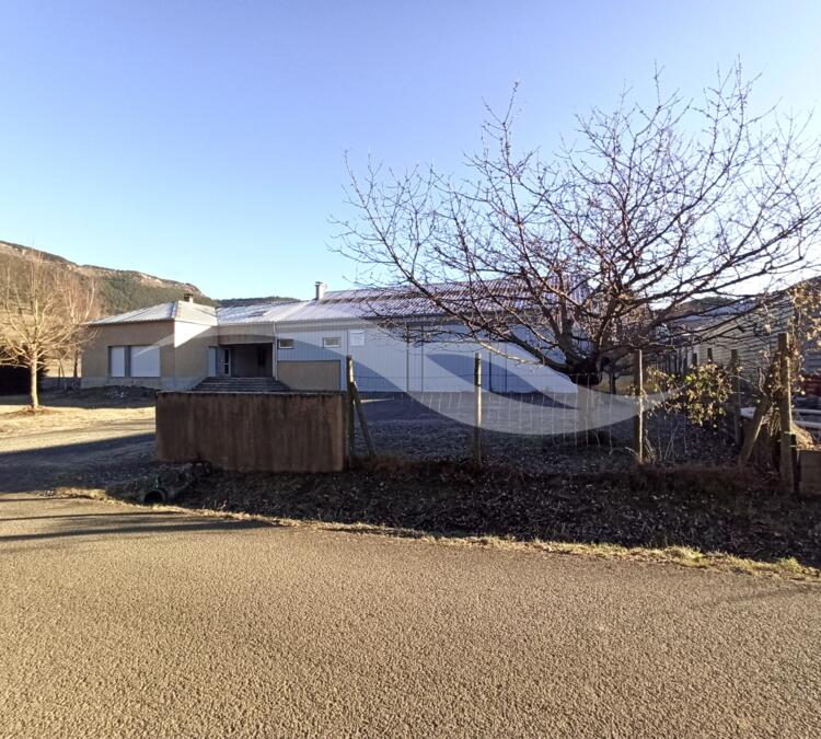 A0061 | A0061 – ATELIER 400 M² + LOGEMENT